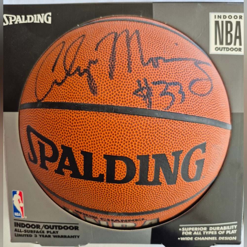 Alonzo Mourning #33 Autographed NBA Spalding Basketball - Picture 8 of 8